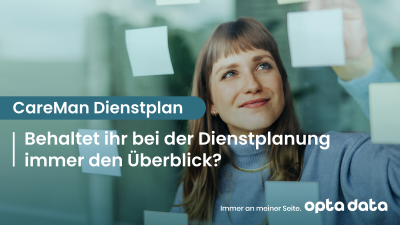 Dienstplanerin vor transparentem Board